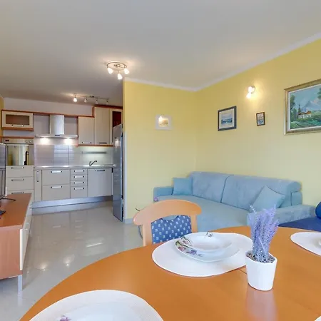 Alisa Apartmán Ližnjan