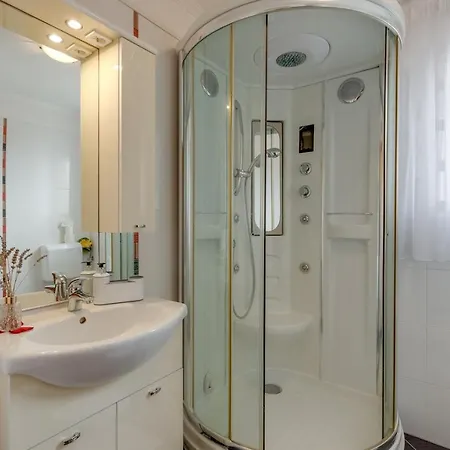 Alisa Apartmán Ližnjan